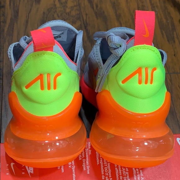 NIKE AIR MAX 270 GS 'WOLF GREY HOT PUNCH' - Picture 3 of 16